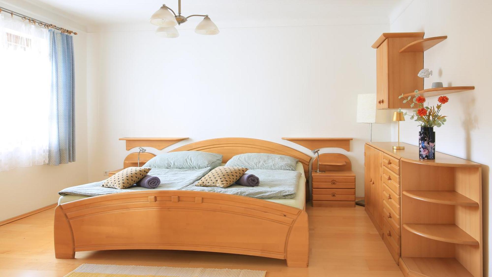 Zwei Schlafzimmer Ferienapartment Anna Am Stubenbergsee Inklusive Vier E-Bikes Buitenkant foto
